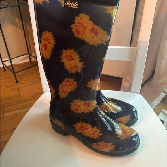Sloggers Women's Winter & Rain Boots - Navy with Yellow Floral - Picture 2 of 7